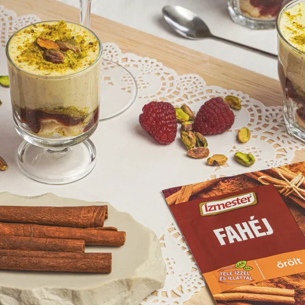 Ízmester őrölt fahéj málnás-pisztáciás pohárdesszerttel