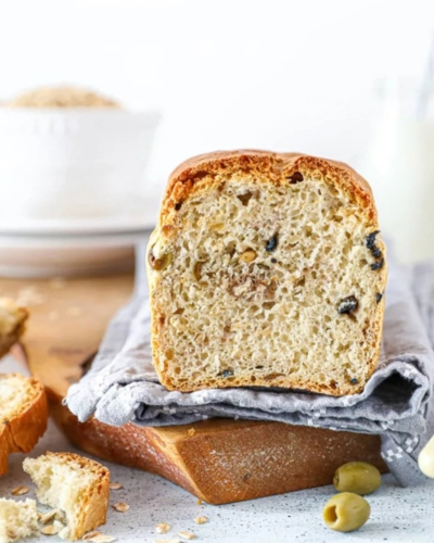 Zöldfűszeres olajbogyós kenyérke