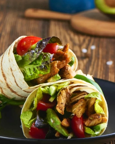 Csirkés tortilla avokádóval