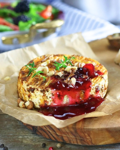 Grill camambert áfonyával