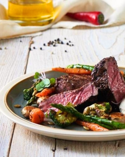 Grillezett bélszín grillezett zöldségekkel