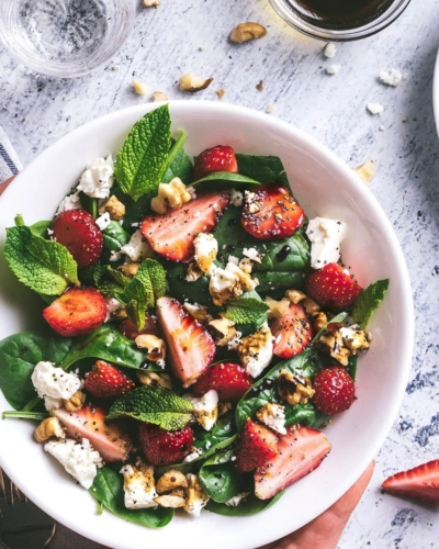 Spenótos epersaláta mákos öntettel