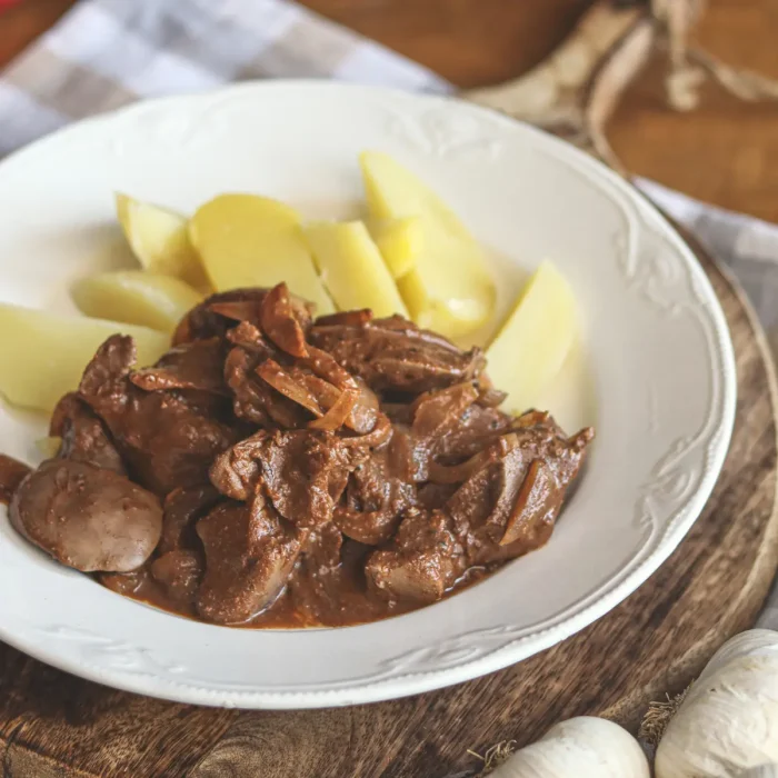 Resztelt máj főtt krumplival